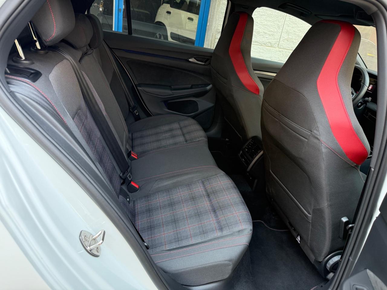 Volkswagen Golf GTI 2.0 TSI DSG PERFORMANCE