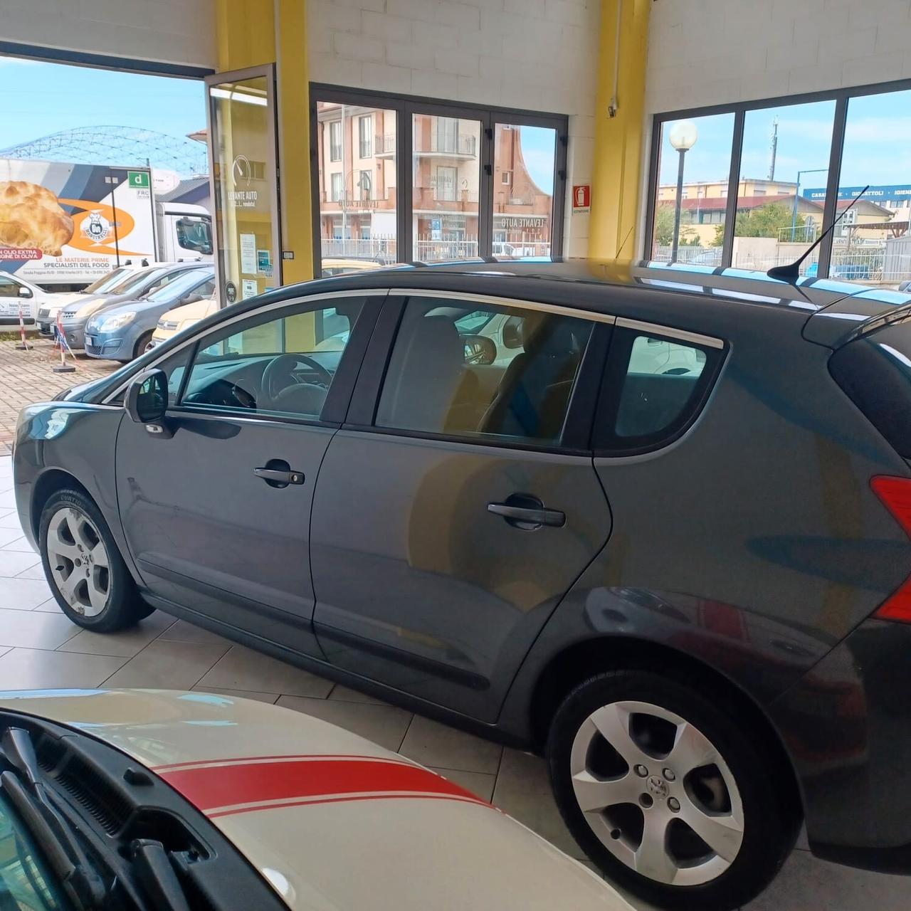 SPAZIOSA IDEALE PER FAMIGLIE 3008 1.6 HDI