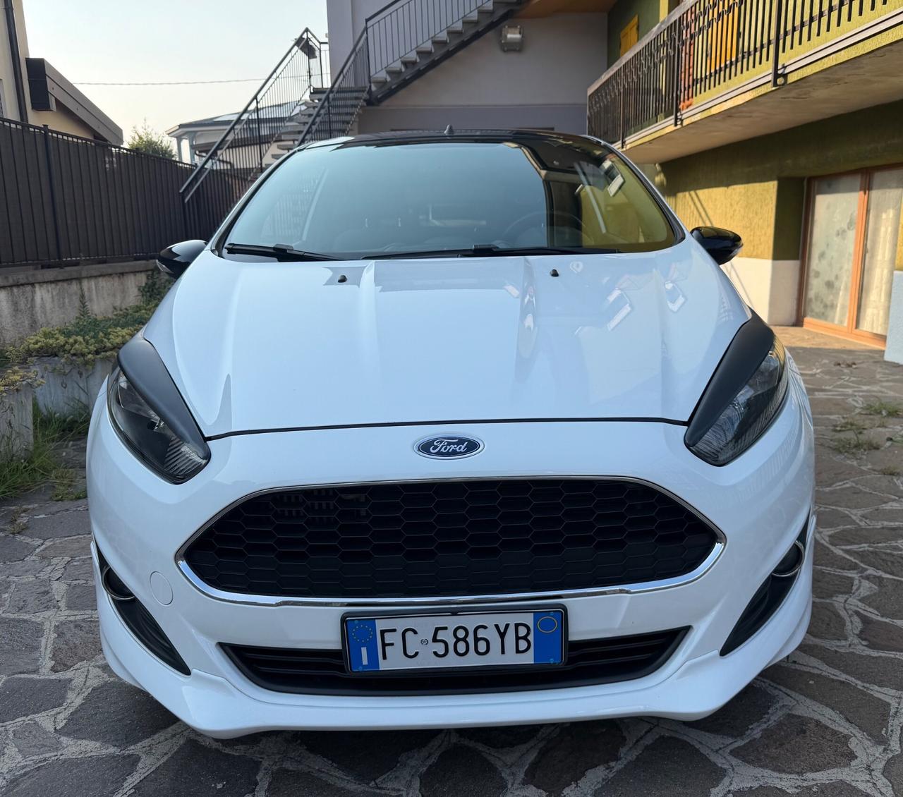 Ford Fiesta 1.4 3 porte Bz.- GPL Black & White Edition