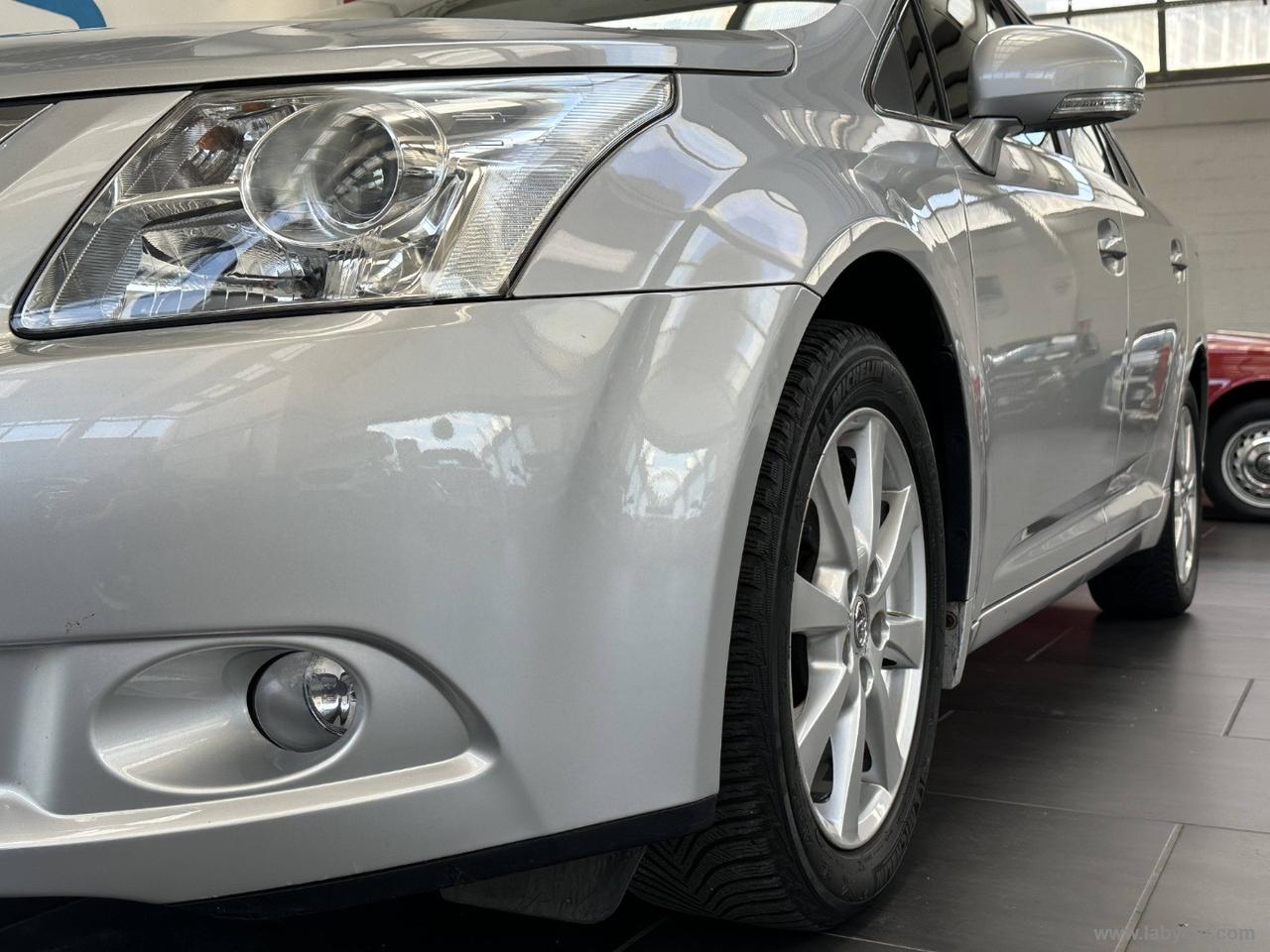 TOYOTA Avensis 2.0 D-4D Wagon Executive