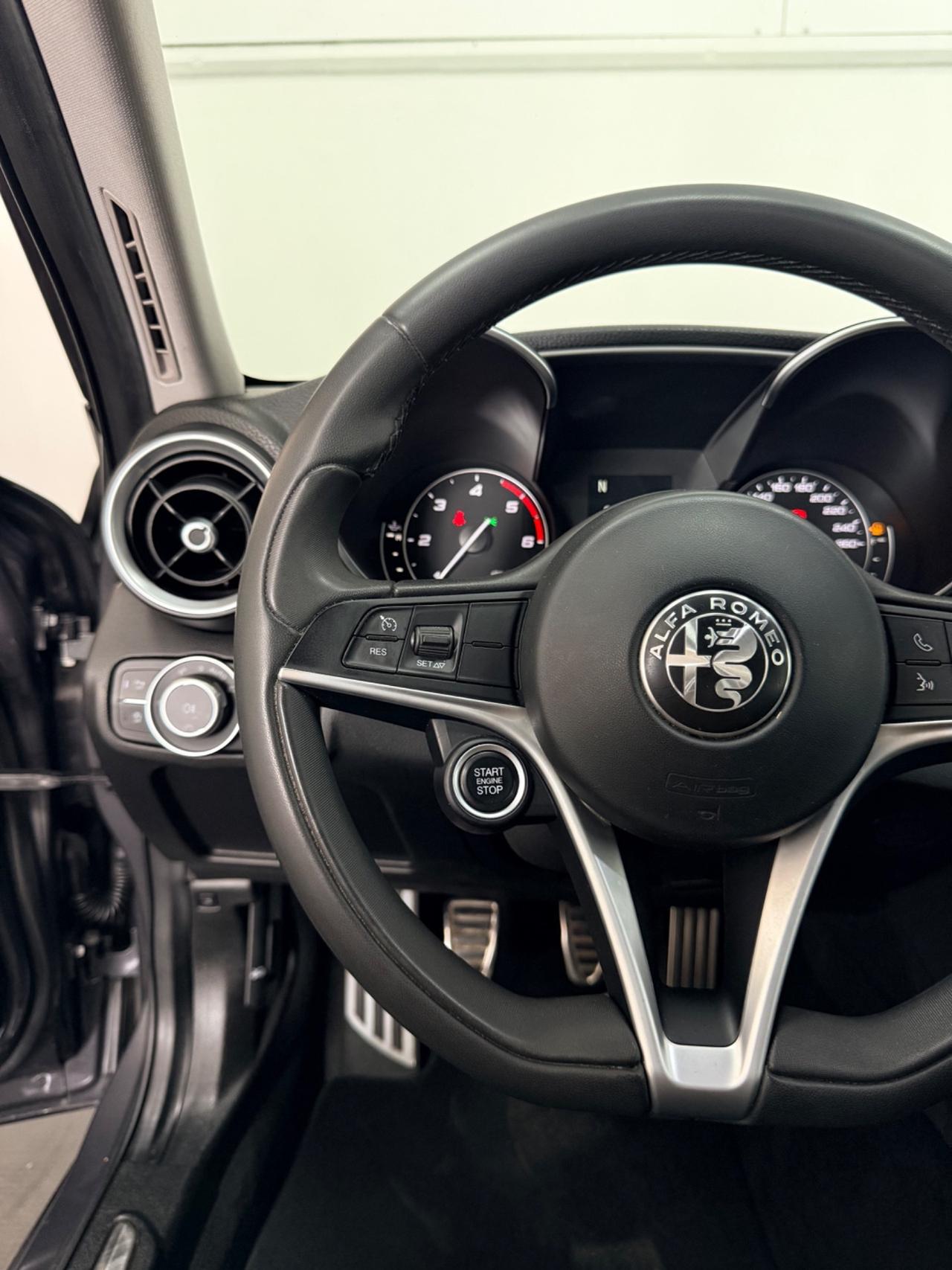 Alfa Romeo Giulia 2.2 Td MANUALE 150 CV Super 10/2016 EURO 6B