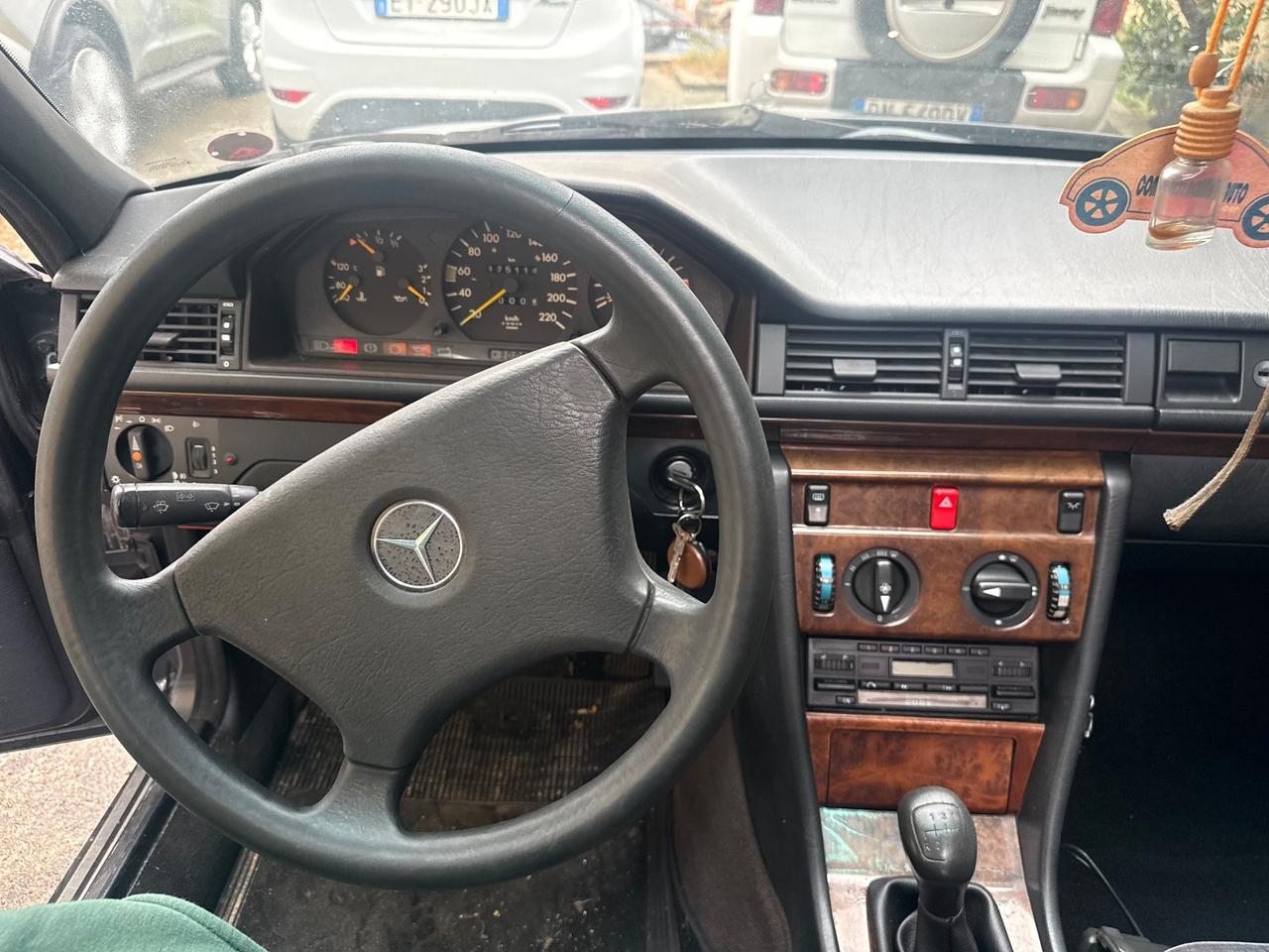 Mercedes-benz E 200 Avantgarde