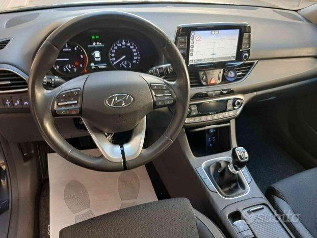 Hyundai i30 1.6 CRDI 136CV BERLINA NAVI PERFETTA