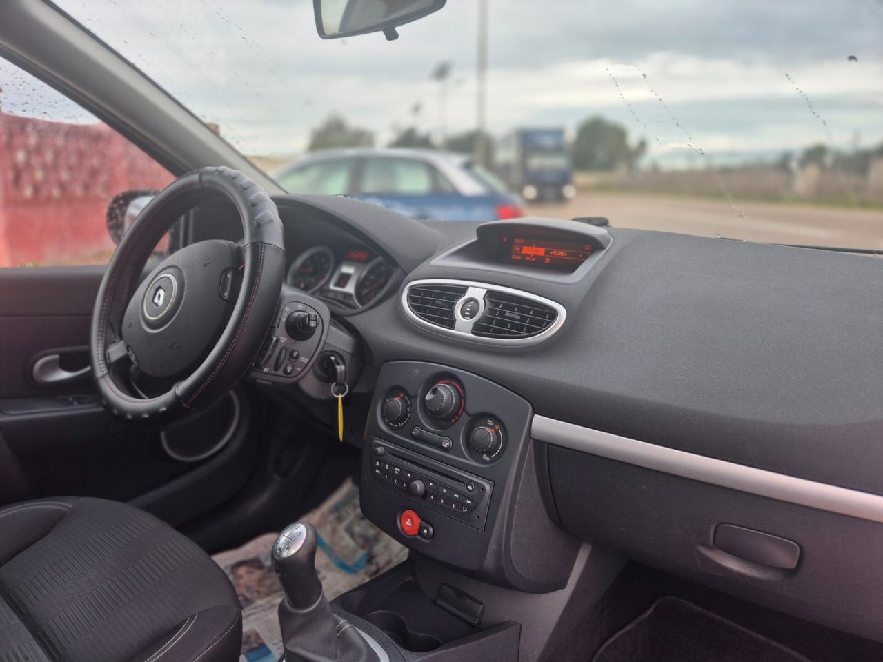 Renault Clio 1.2 16V 5 porte 75 CV 126.000 KM