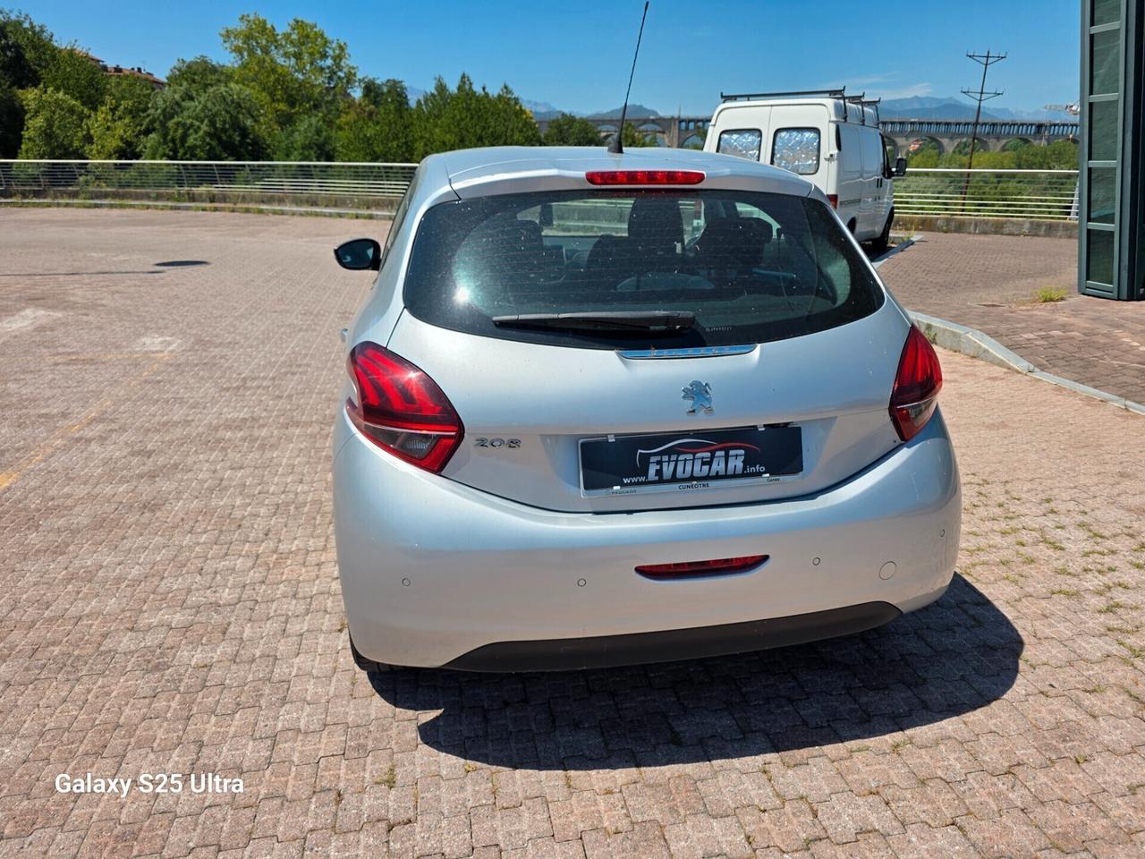 208 benzina valutiamo usato /scambio