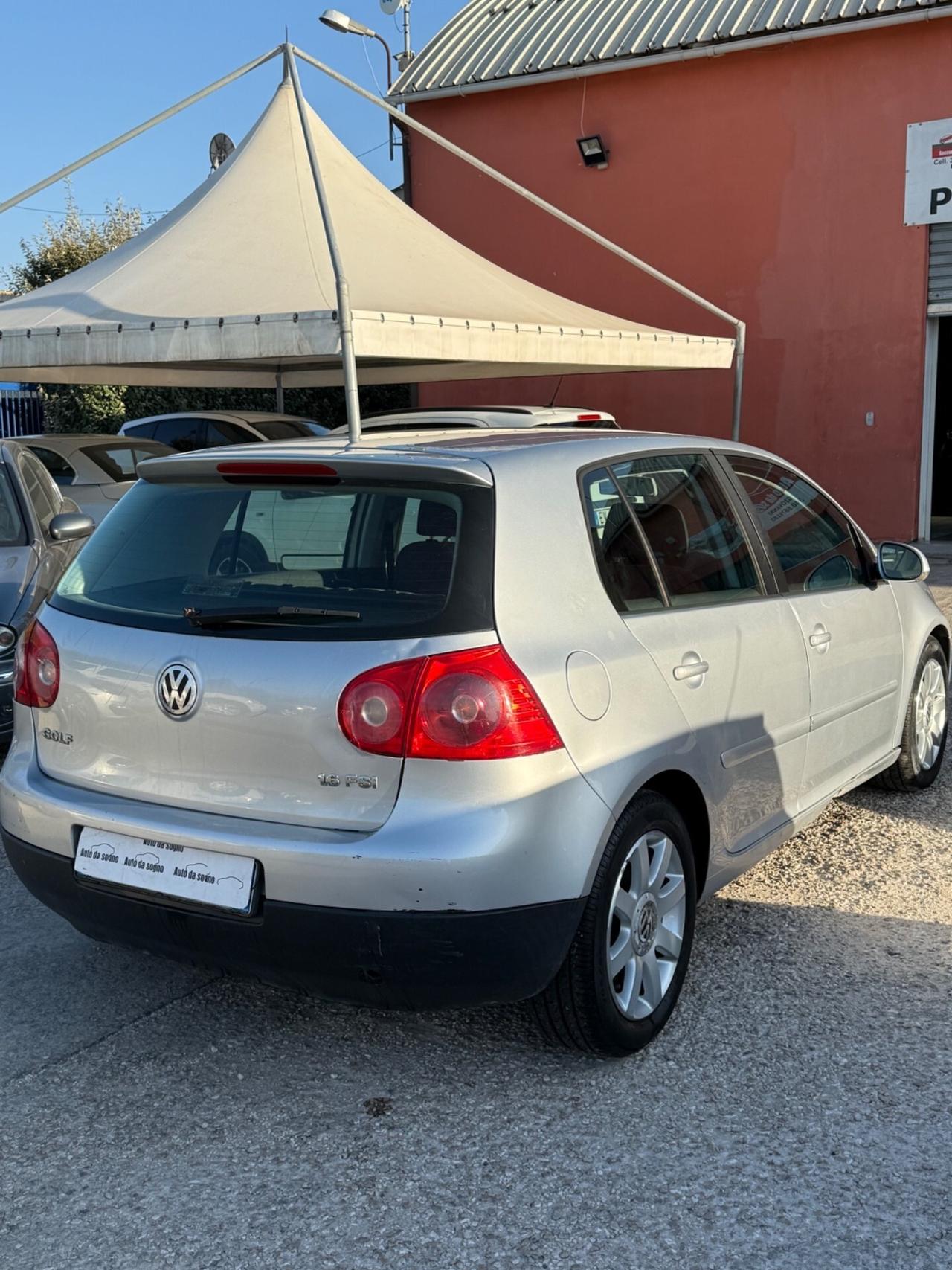 Volkswagen Golf 1.6 16V FSI 5p. Sportline