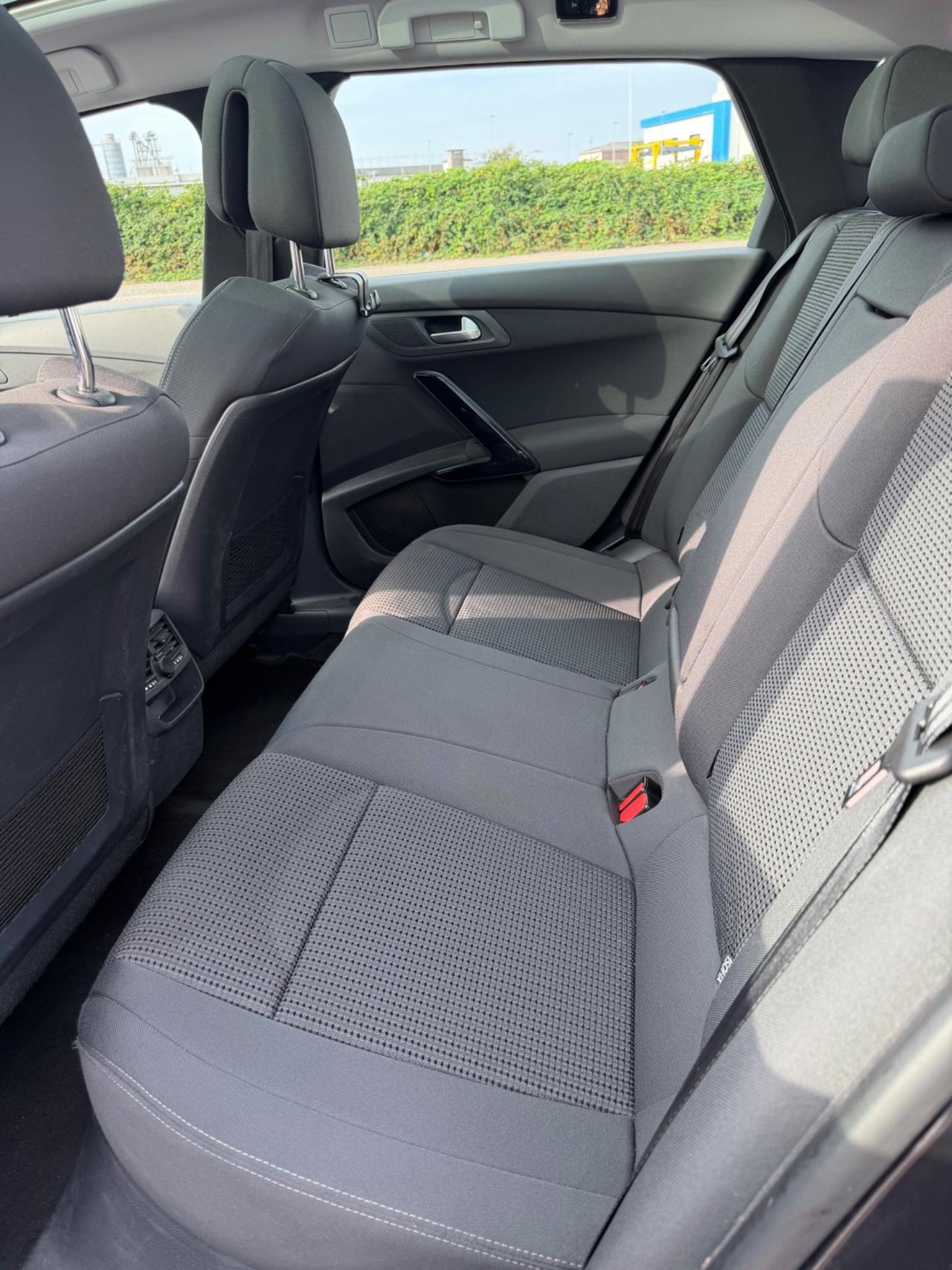 Peugeot 508 BlueHDi 120 EAT6 S&S SW Allure