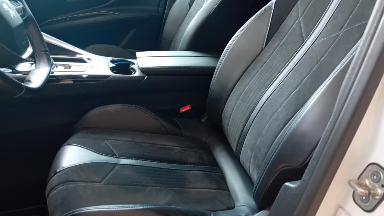 Peugeot 3008 BlueHDi 130 S&S EAT8 Crossway