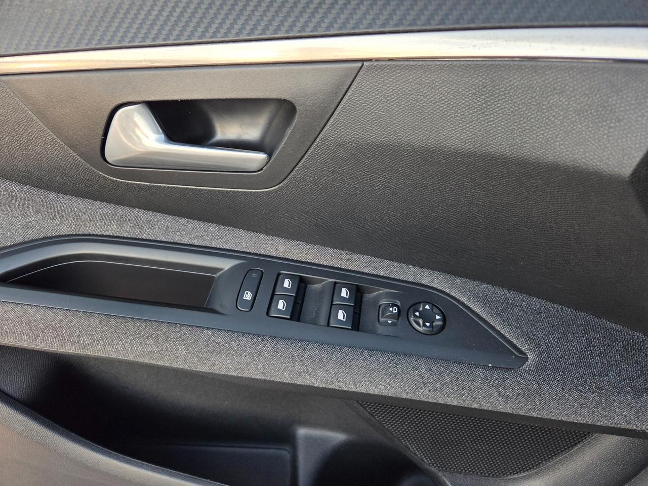 Peugeot 3008 BlueHDi 130 S&S Business - 2021