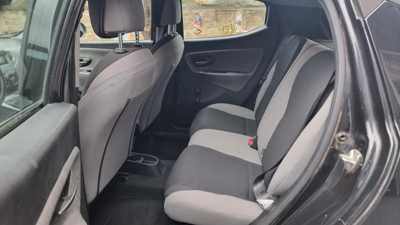 Lancia Ypsilon 0.9 TwinAir 85 CV 5 porte S&S Gold