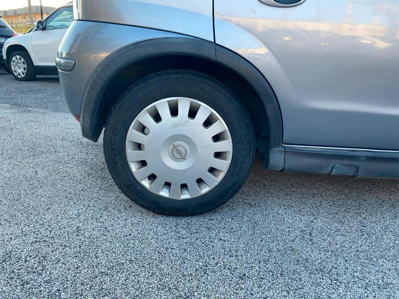 Opel Corsa 1.0i 12V GPL cat 5 porte Enjoy