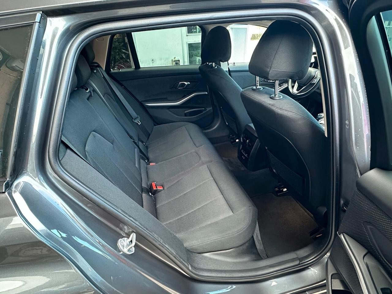 Bmw 330e xDrive Touring Business Advantage