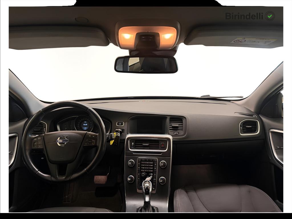 VOLVO V60 CC (2015-2018) - V60 Cross Country D3 Geartronic Business