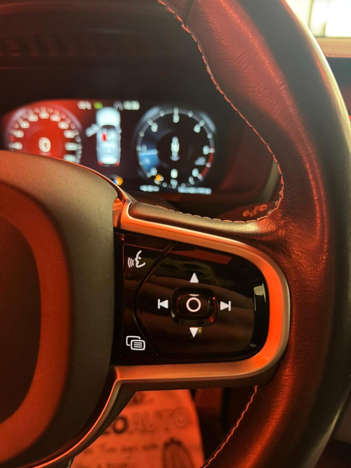 Volvo XC 90 XC90 B5 (d) AWD Geartronic R-design