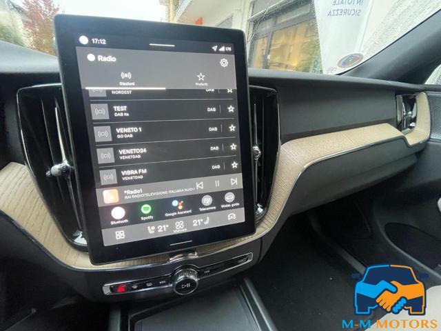 VOLVO XC60 T6 Plug-in hybrid AWD pari al nuovo