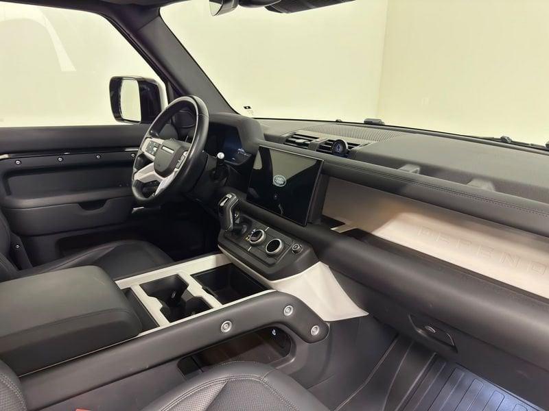 Land Rover Defender 3.0D I6 200 110 X-Dynamic SE AWD auto.