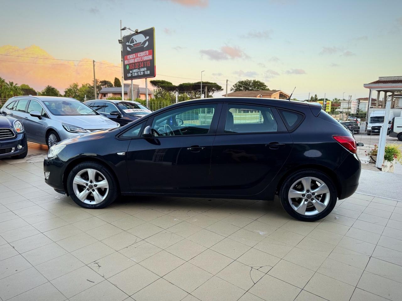 Opel Astra 1.7 CDTI 110CV 5 porte Cosmo Garanzia 12 Mesi