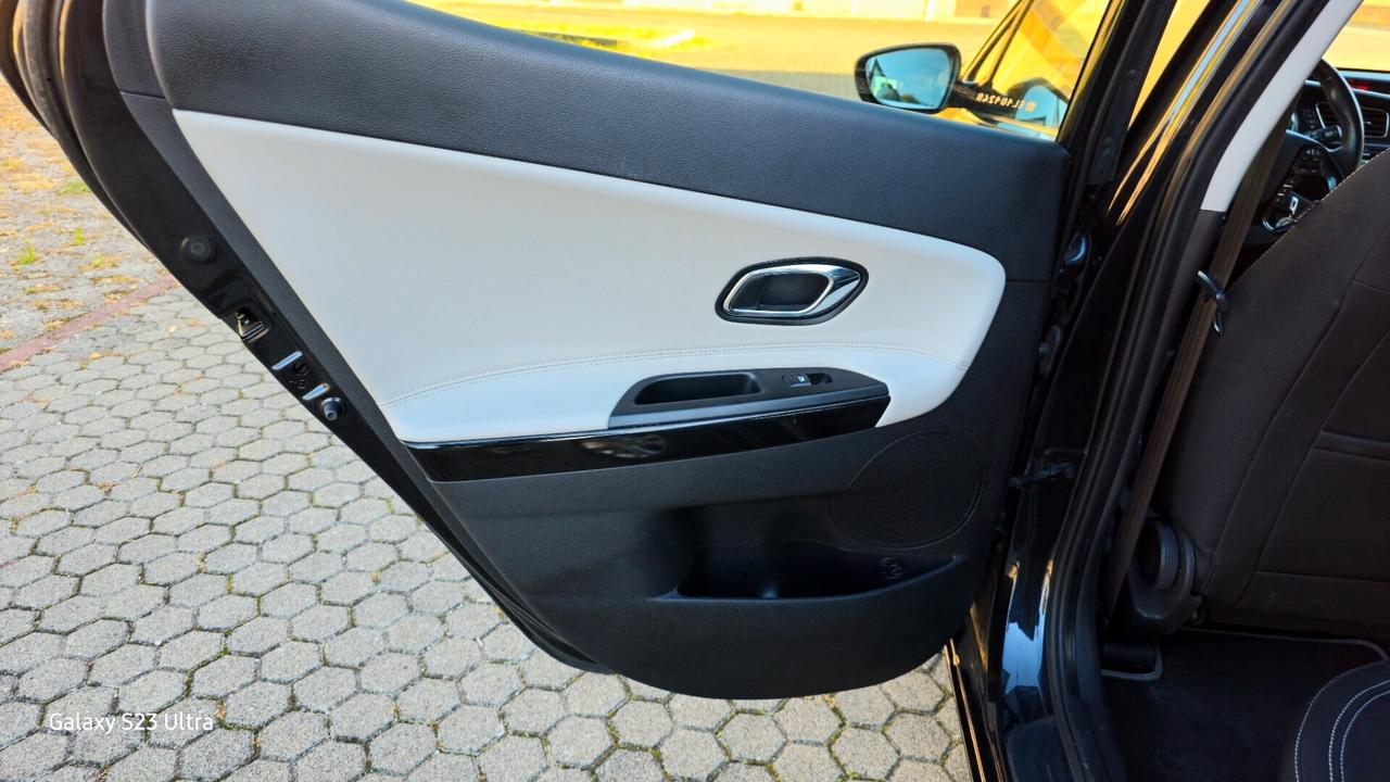 Kia Ceed full optional navi/ retrocamera Garanzia 12 mesi ok neopatentati