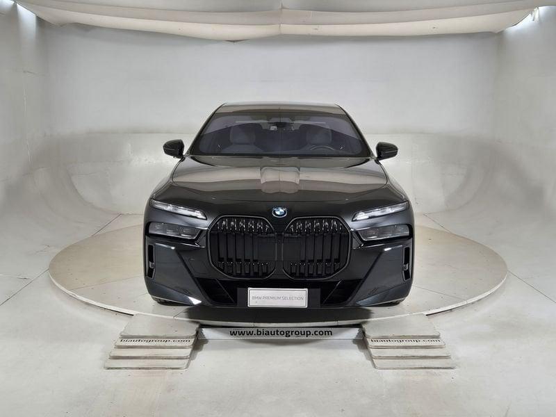 BMW Serie 7 G70 i7 xdrive60 MSport