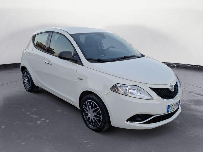 Lancia Ypsilon Ypsilon 1.2 69 CV 5 porte Silver