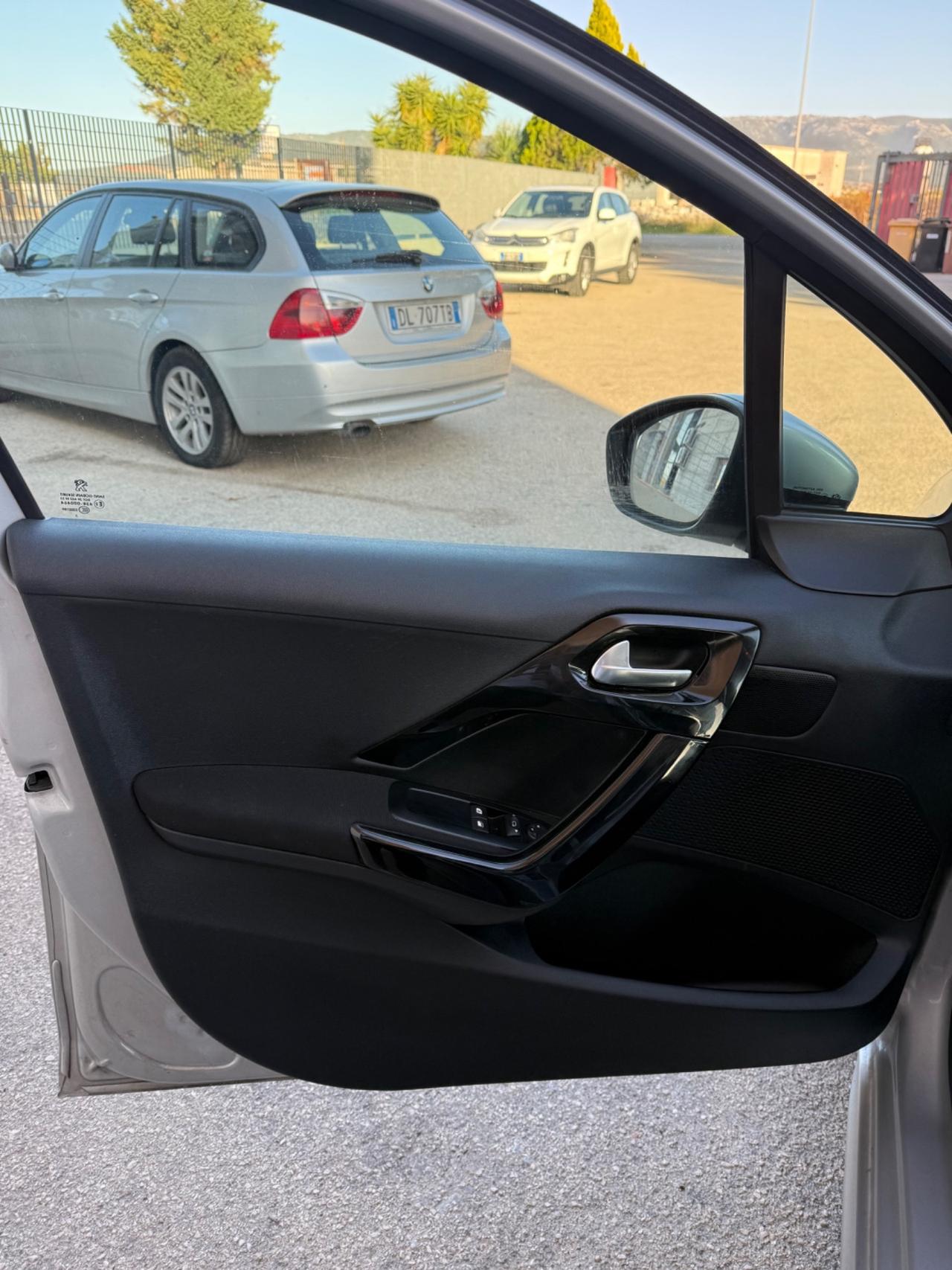 Peugeot 208 1.2 VTi 82 CV 5 porte Allure