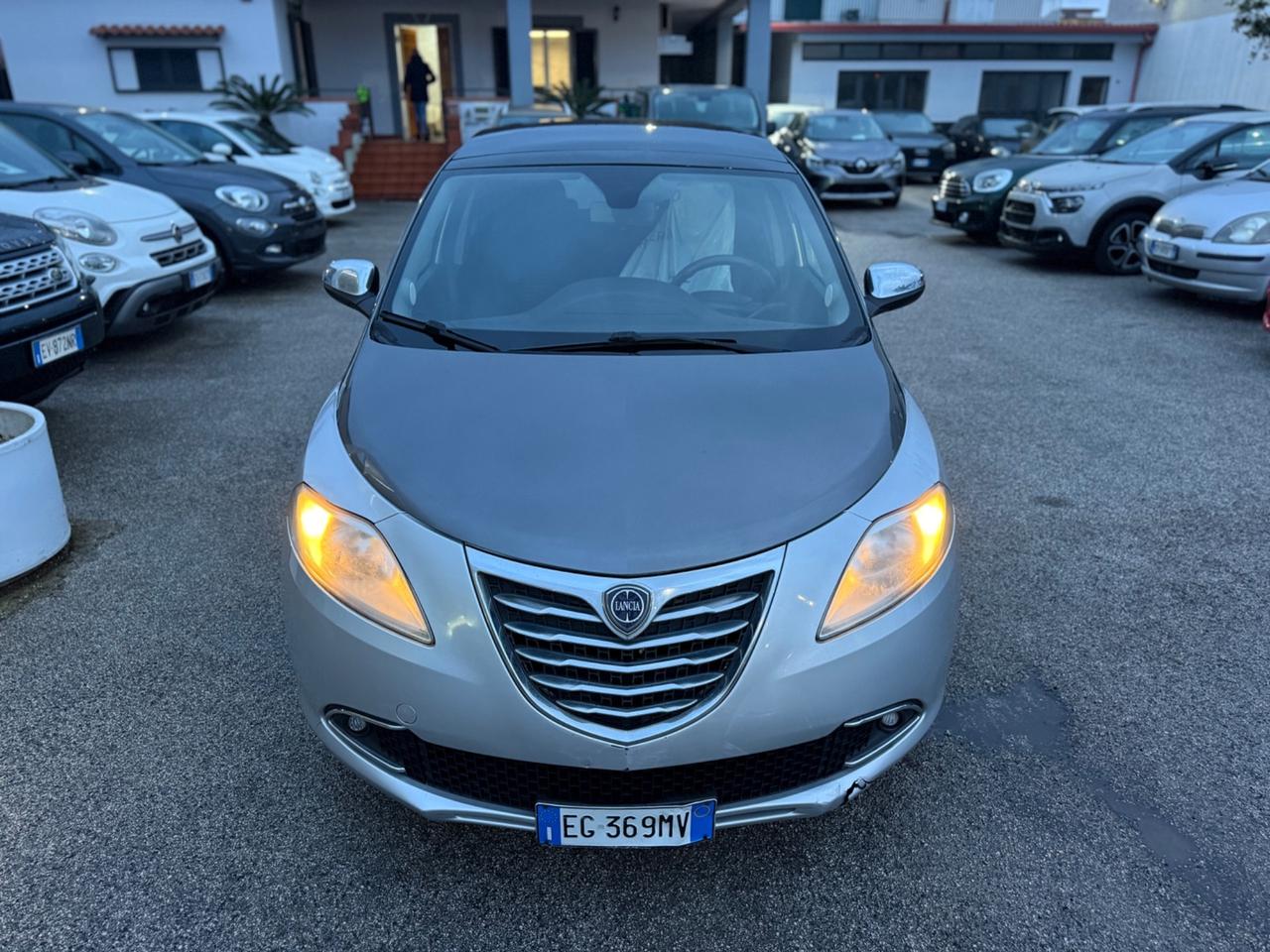 Lancia Ypsilon 1.2 69 CV Platinum Tetto + vernice bicolore