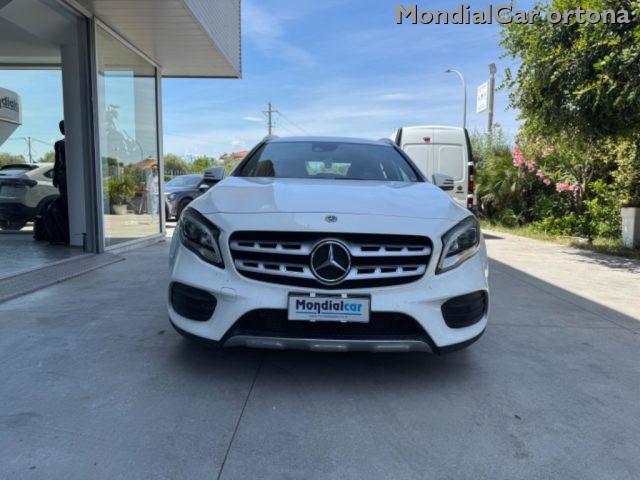 MERCEDES-BENZ GLA 200 d Automatic Premium