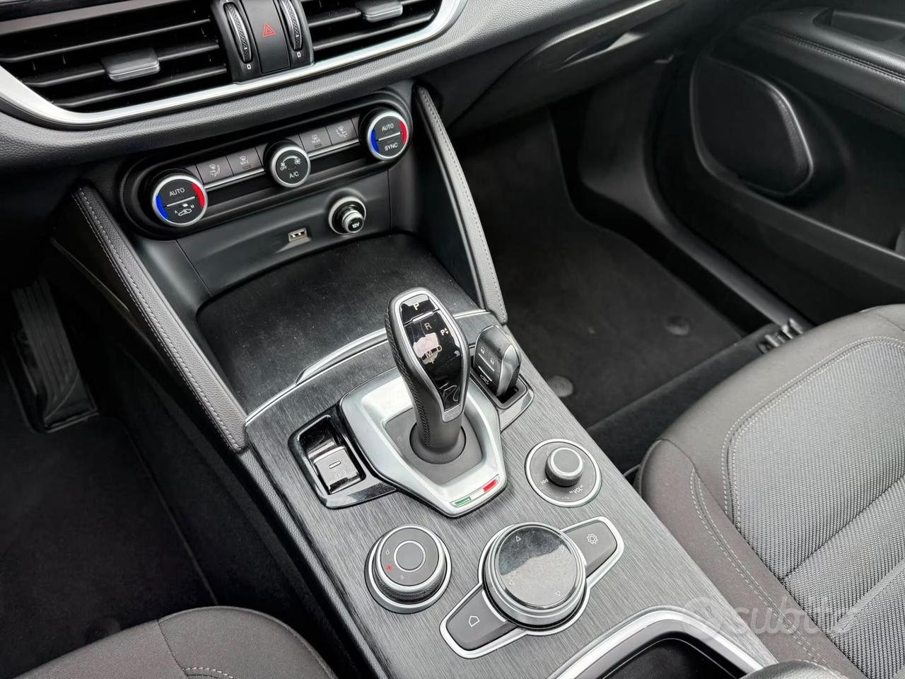 Alfa Romeo Stelvio 2.2 T.D 160CV -TETTO APRIBILE-