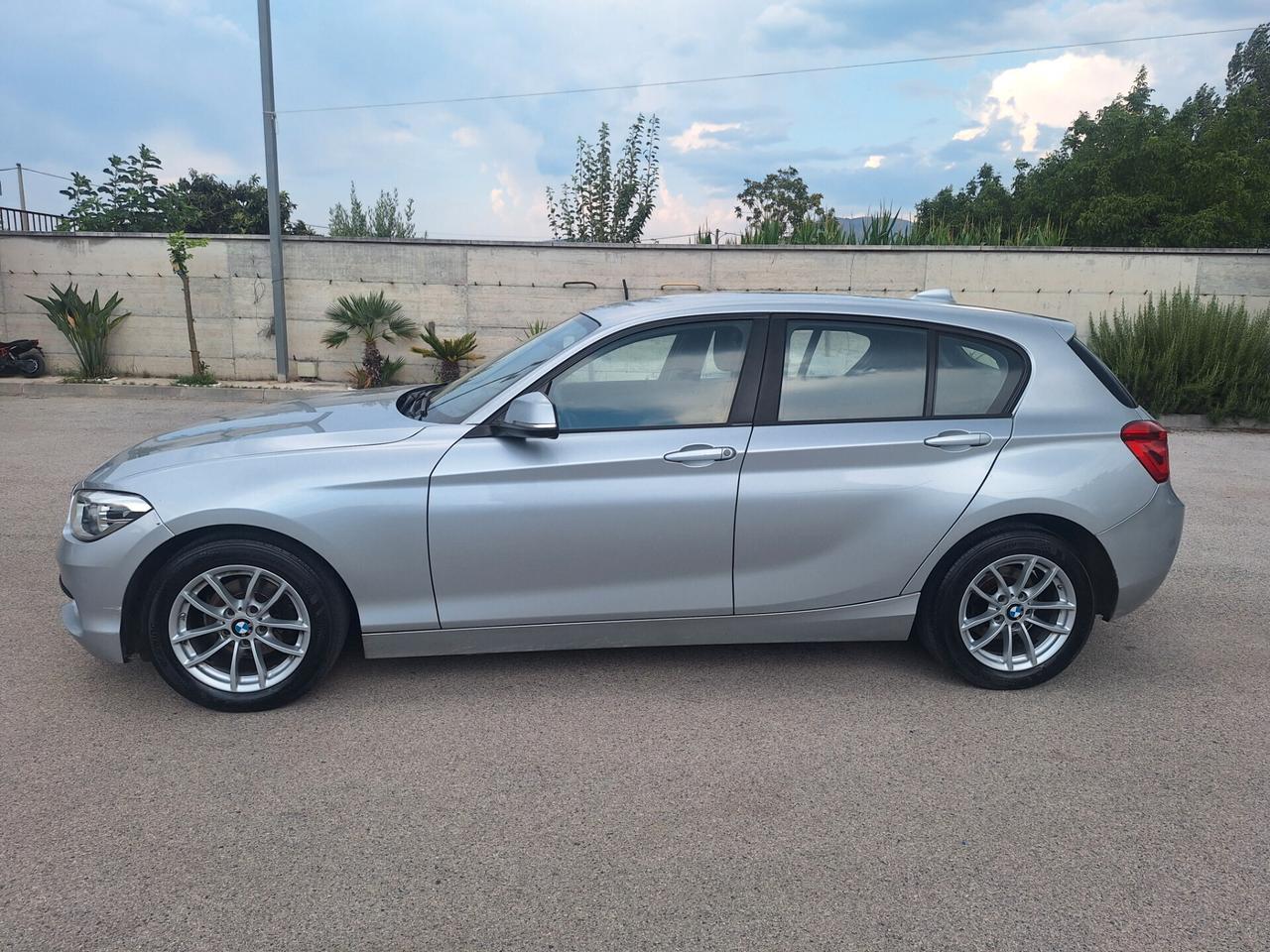 Bmw 116d 115cv Advantage 5p AUTOMAT. NAV - 2015