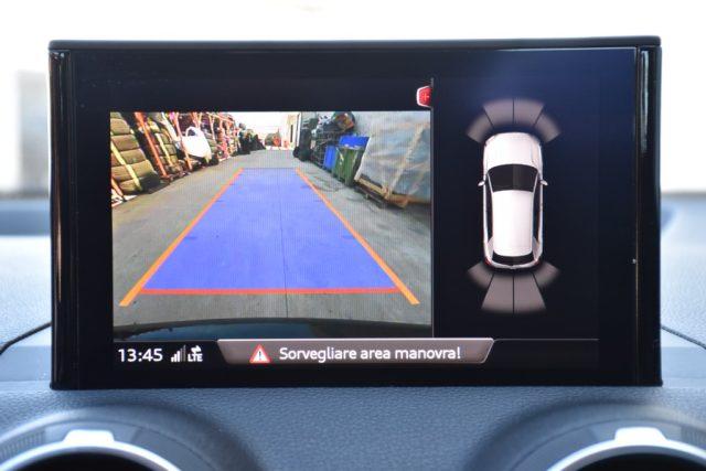 AUDI Q2 30 TDI S tronic Business *Telecamera, Navigatore*