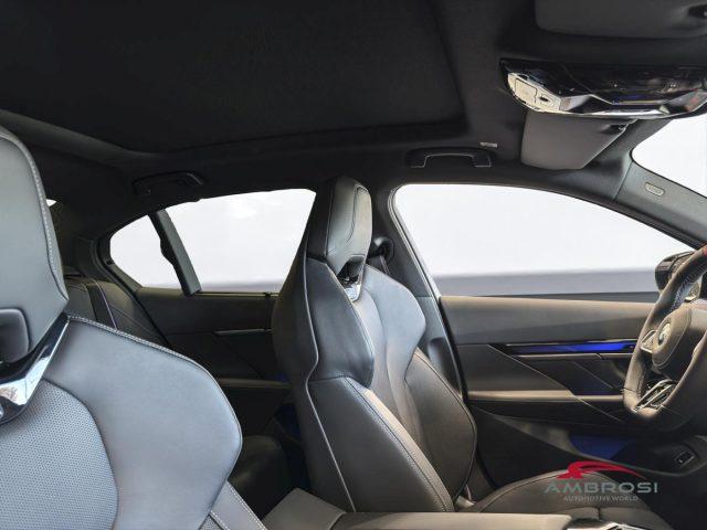 BMW M5 Berlina Comfort Package