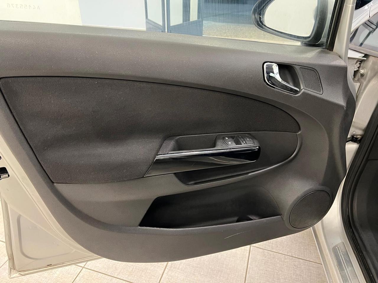Opel Corsa 1.3 CDTI 75CV 5porte Cosmo 2010