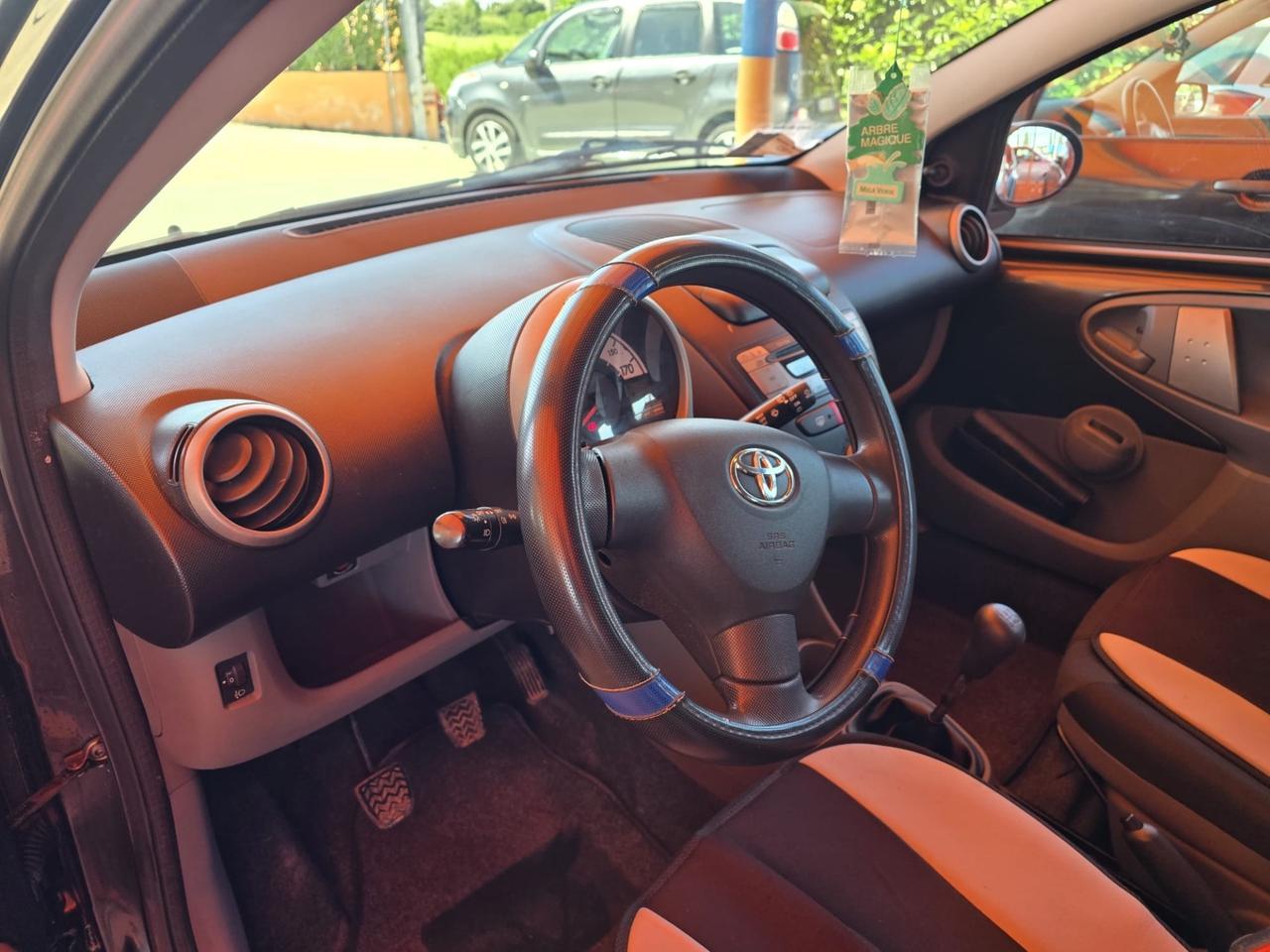 Toyota Aygo 1.0 12V VVT-i 5 porte Now Connect