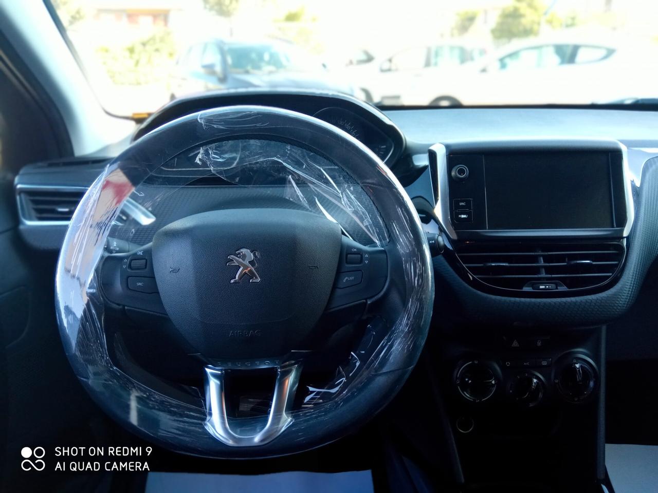 Peugeot 2008 BlueHDi 100 S&S Signature