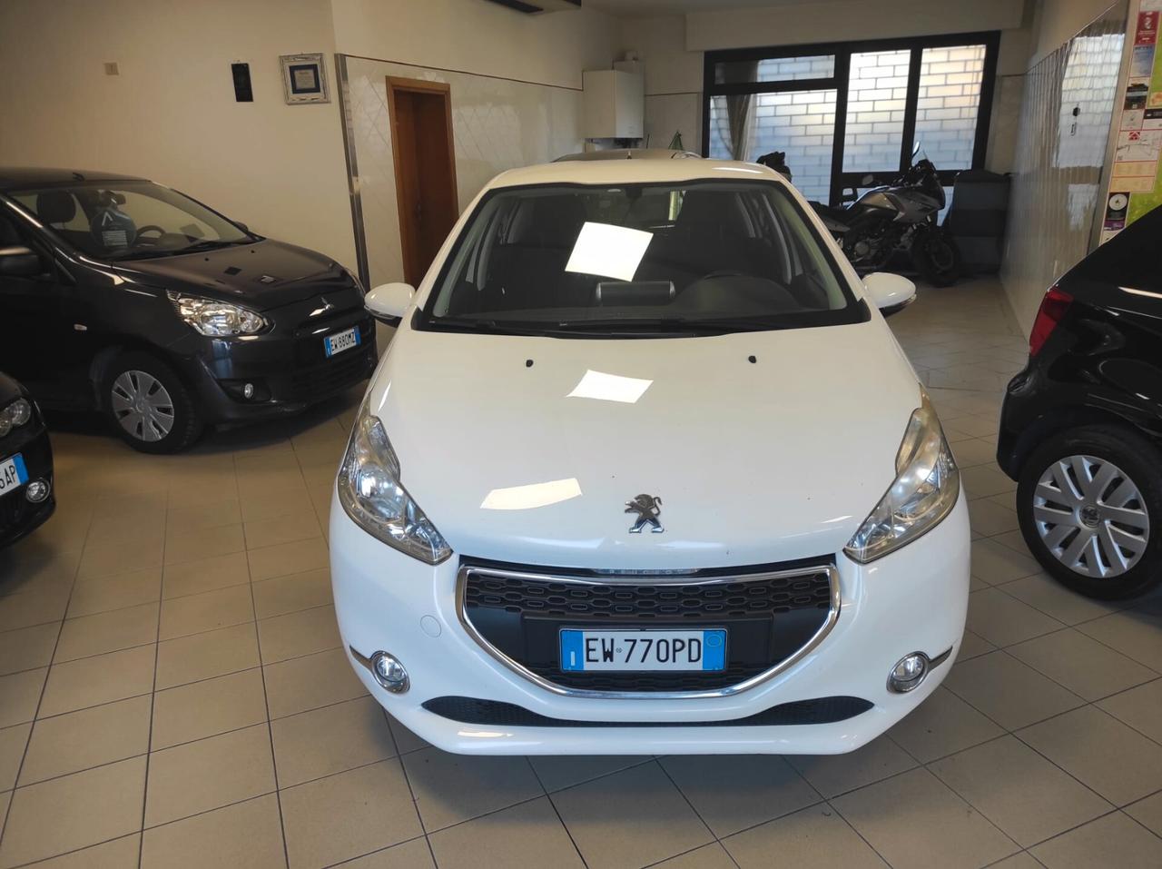 Peugeot 208 1.4 HDi 68 CV 5 porte Allure