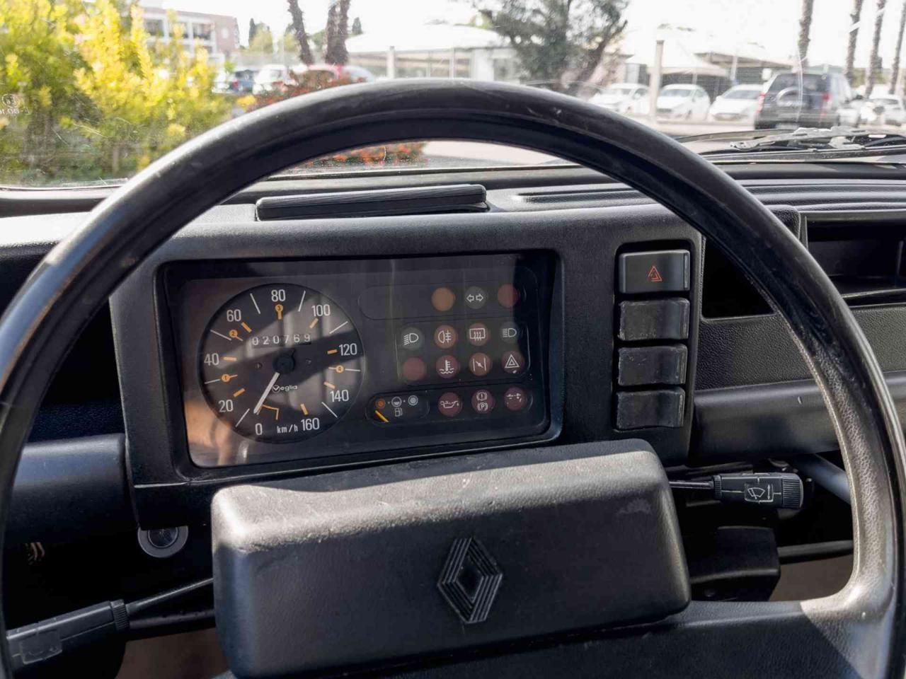 Renault R 4 RENAULT 4