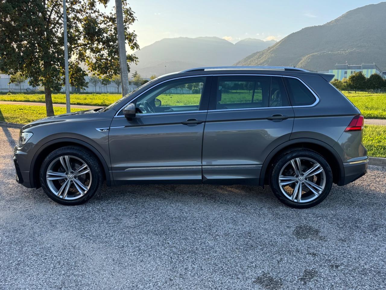 Volkswagen Tiguan 2.0 TDI R-Line 4MOTION