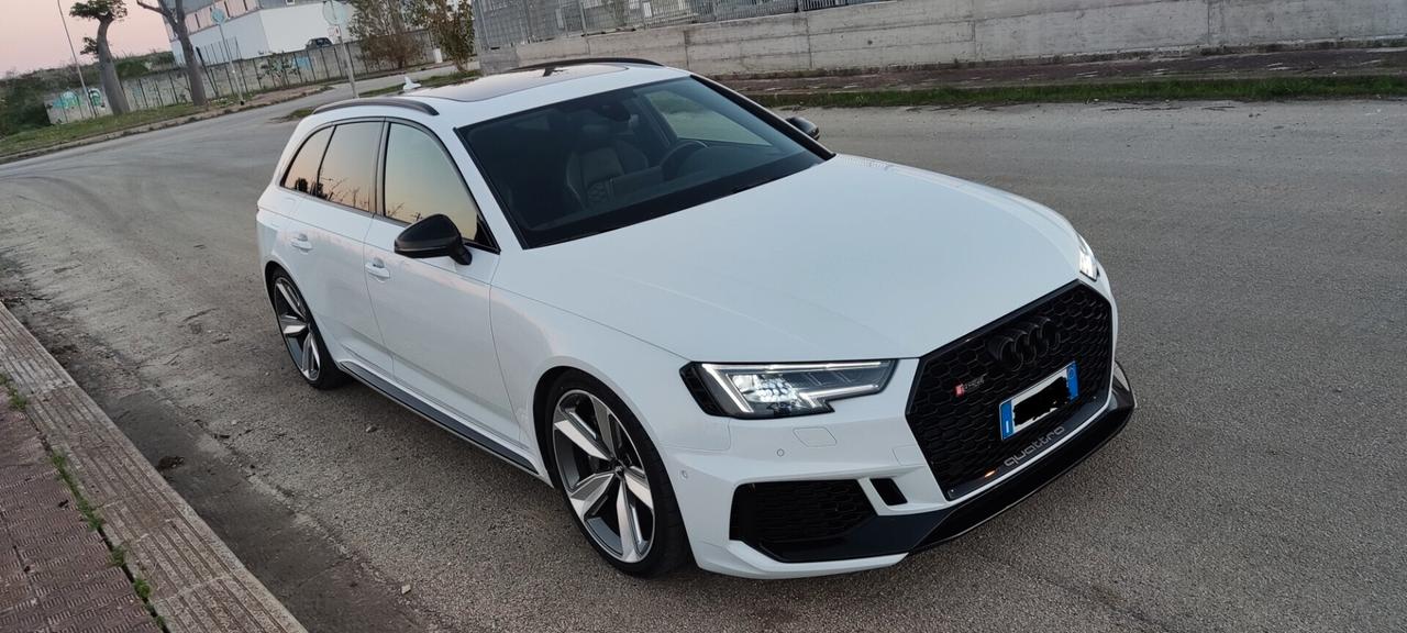 PERMUTO - 2019 Audi RS4 Carboceramica 47000km