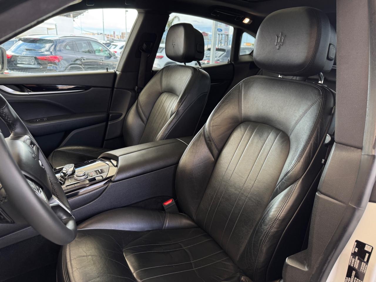 MASERATI LEVANTE V6 275 CV AWD GRANLUSSO / TETTO