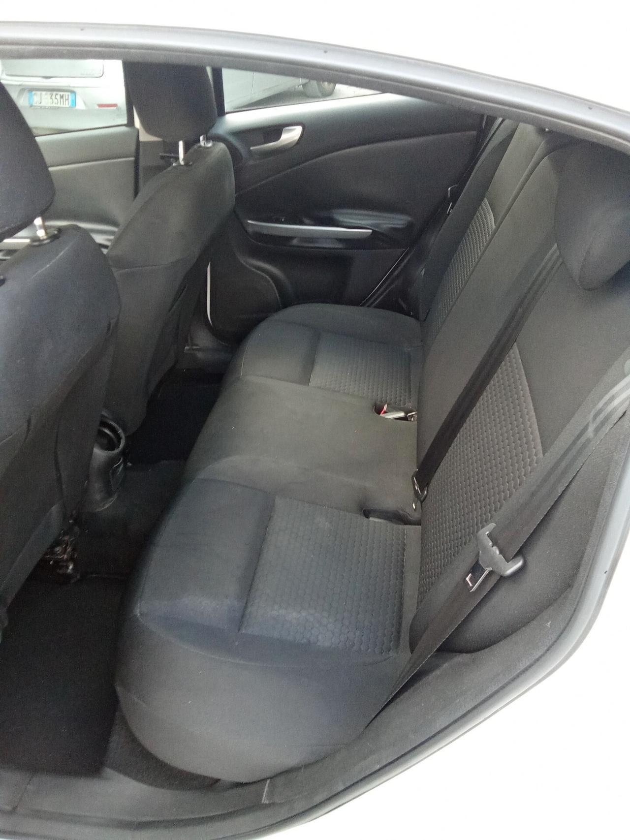 Alfa Romeo Giulietta 1.6 JTDm-2 105 CV 011