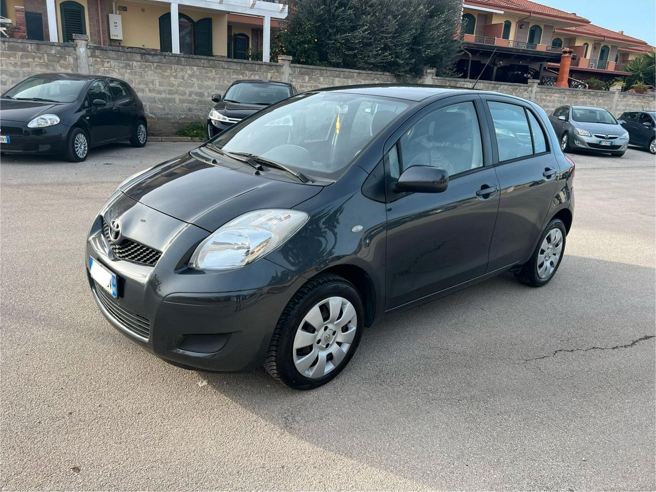 Toyota Yaris 1.0 5 porte