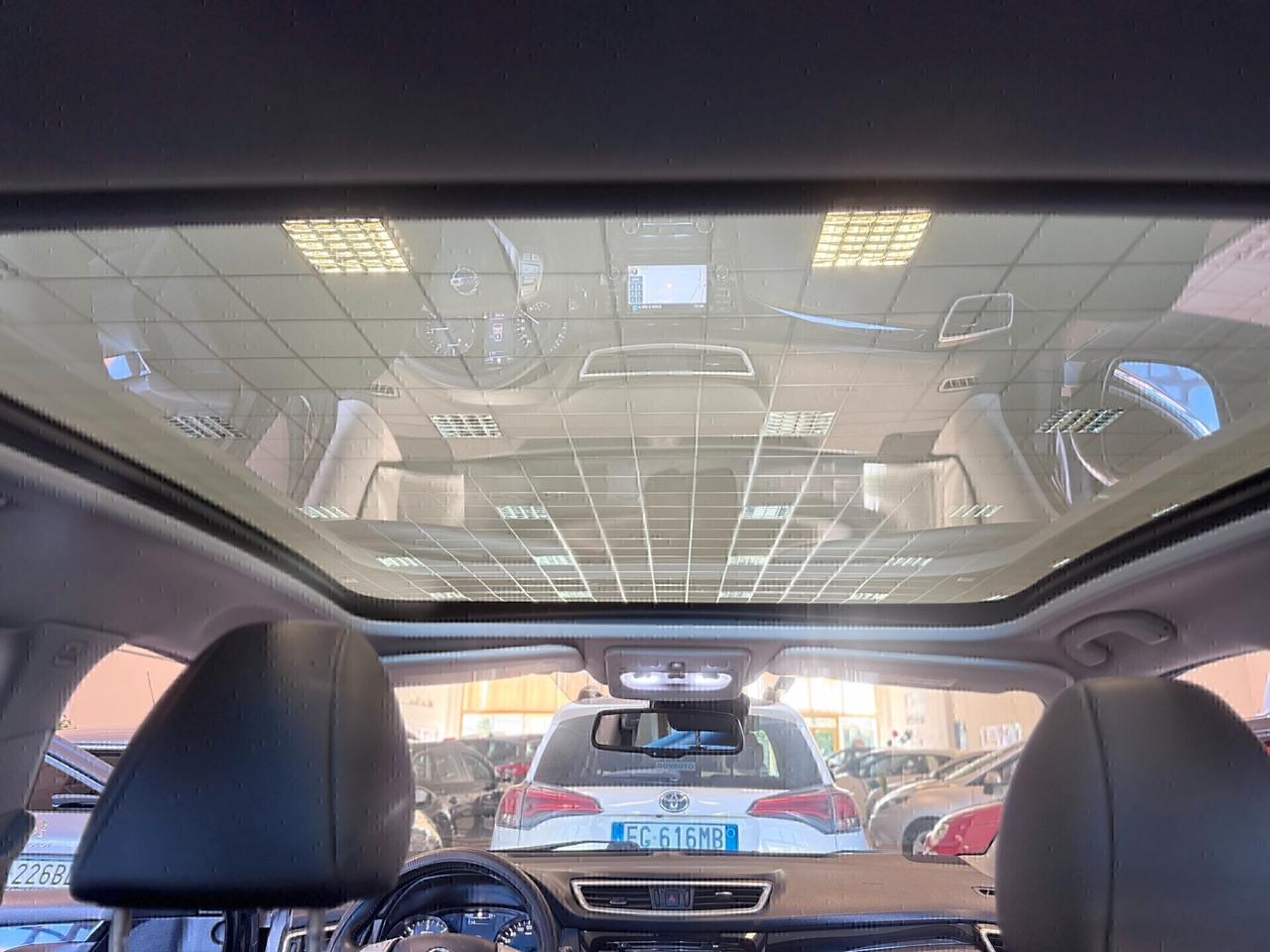 Nissan Qashqai 1.6 dCi 2WD- TETTO PANORAMICO