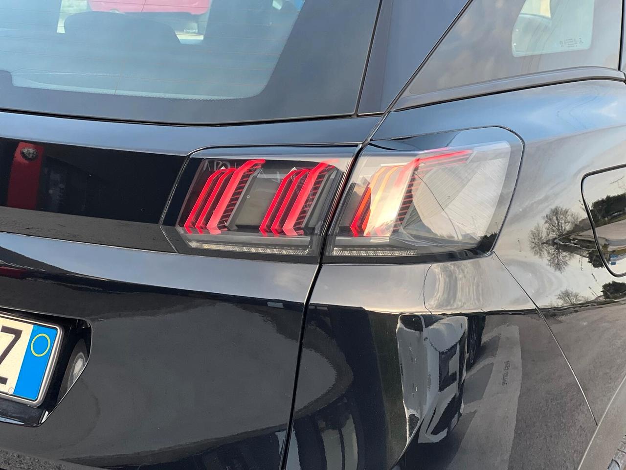 Peugeot 3008 BlueHDi 130 S&S EAT8 Active Pack