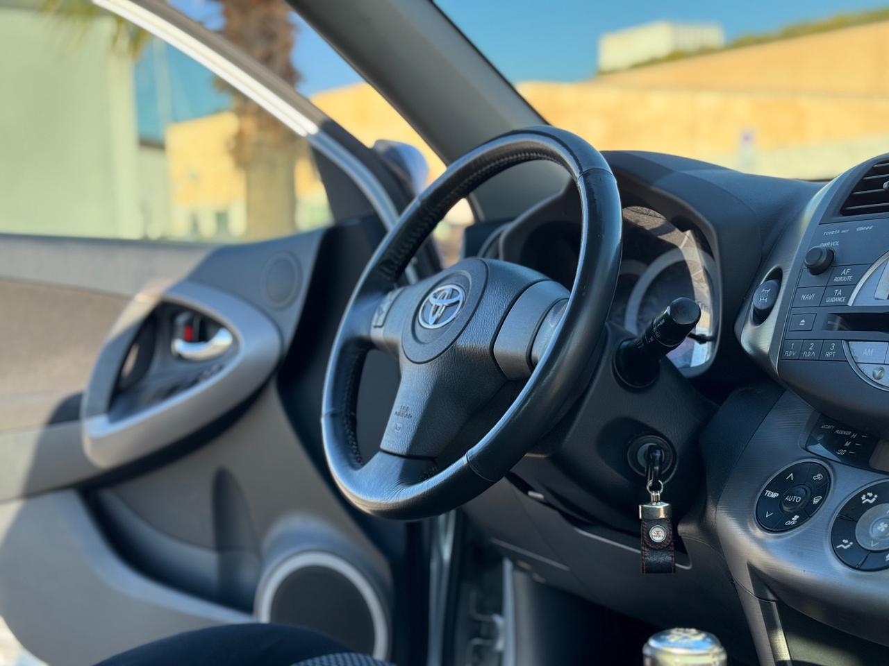 TOYOTA RAV4 2.2 D-4D 136 CV LUXURY 2006 1 PROP 12 MESI DI GARANZIA