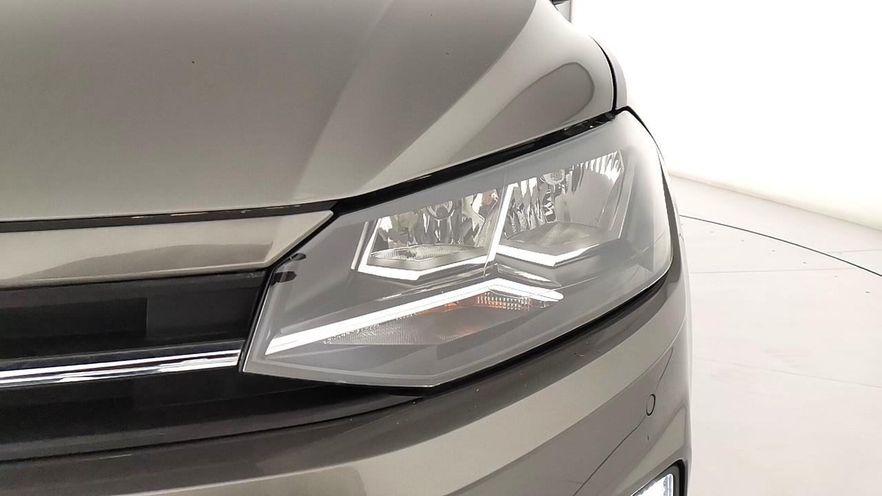 VOLKSWAGEN Polo VI 2017 - Polo 5p 1.0 tgi Trendline 90cv my19