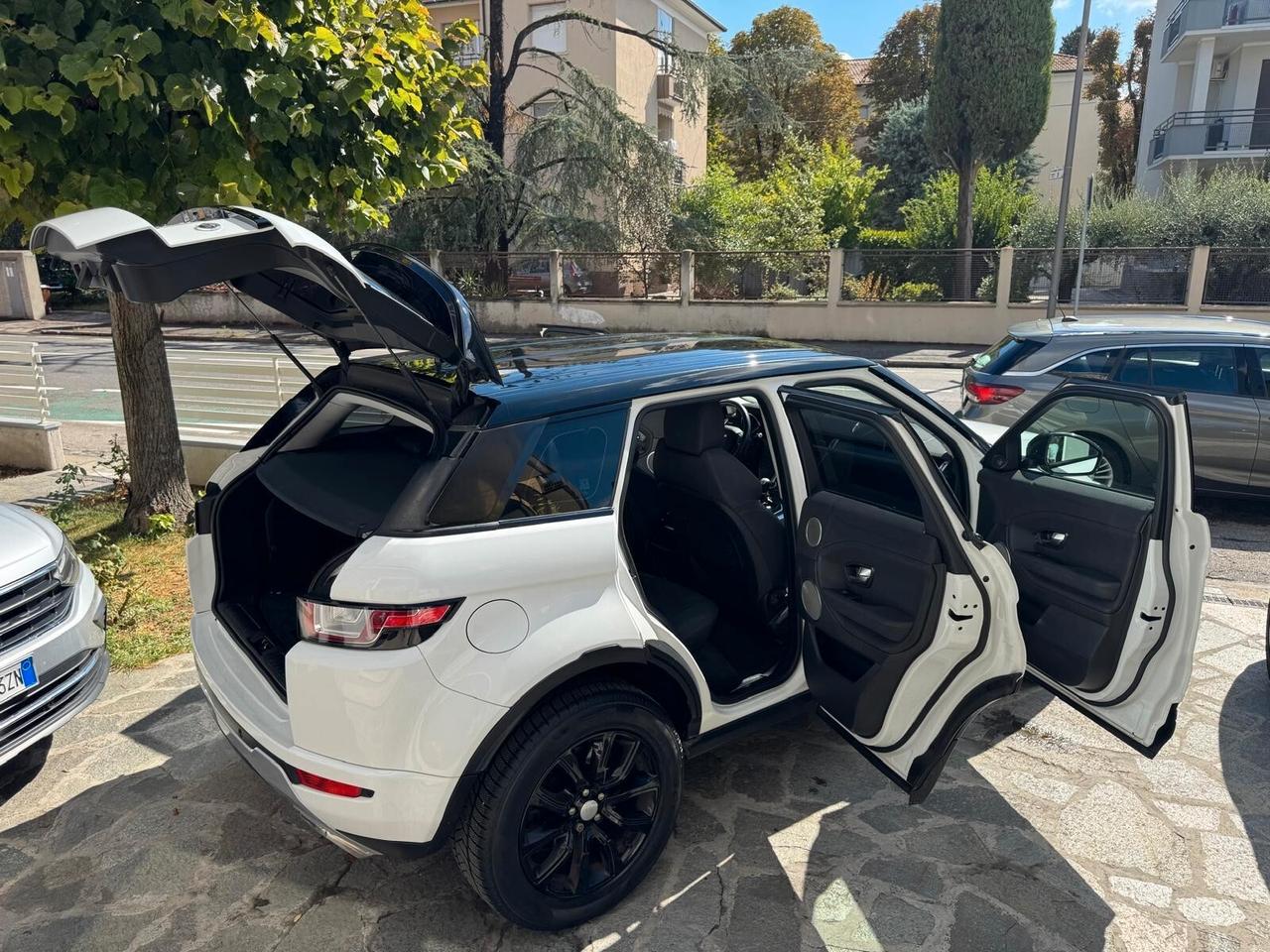 RANGE ROVER EVOQUE 2.0 eD4 5p. SE DYNAMIC