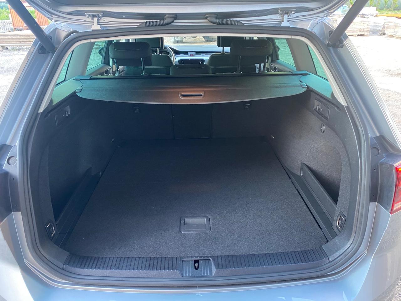 Volkswagen Passat Variant 2.0 TDI SCR EVO Business MANUALE!!!