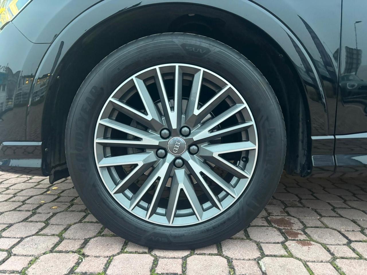 Audi Q3 35 TFSI S tronic Business