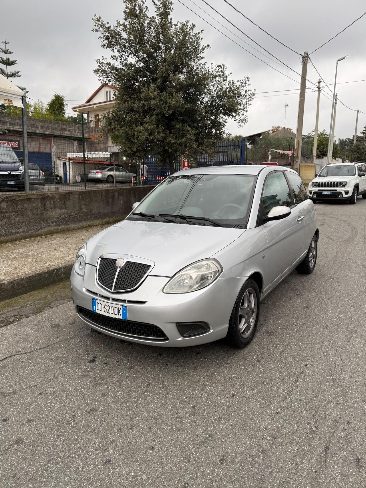Lancia Ypsilon 1.2 benzina