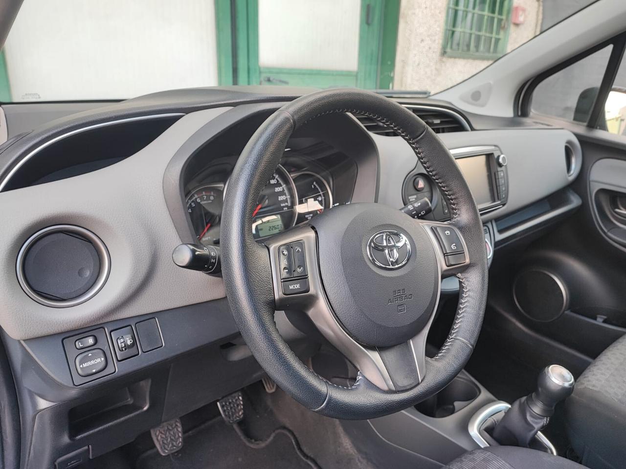 Toyota Yaris 1.0 BENZINA NEOPATENTATI 2016 5 PORTE
